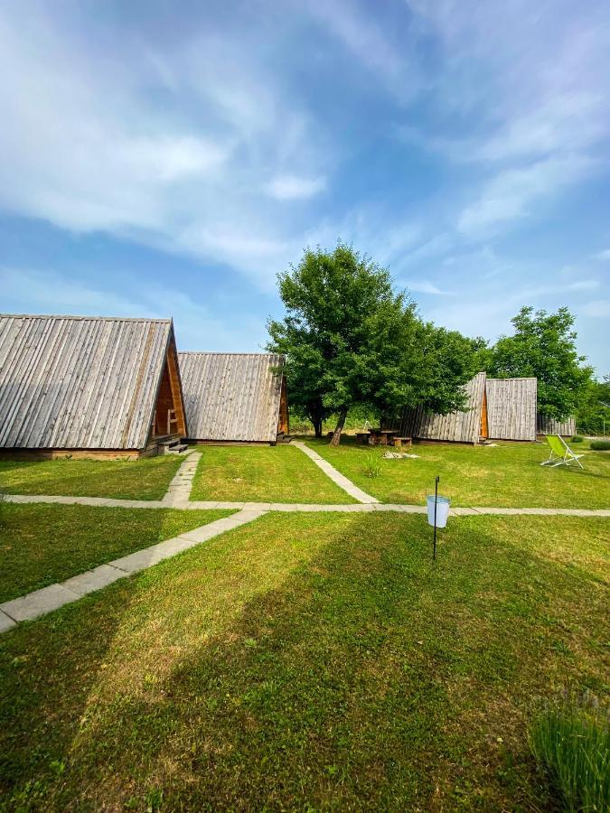 Rooms & Glamping Lana Haus Licko Petrovo Selo Eksteriør billede