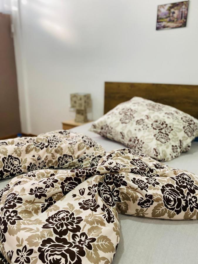 Rooms & Glamping Lana Haus Licko Petrovo Selo Eksteriør billede