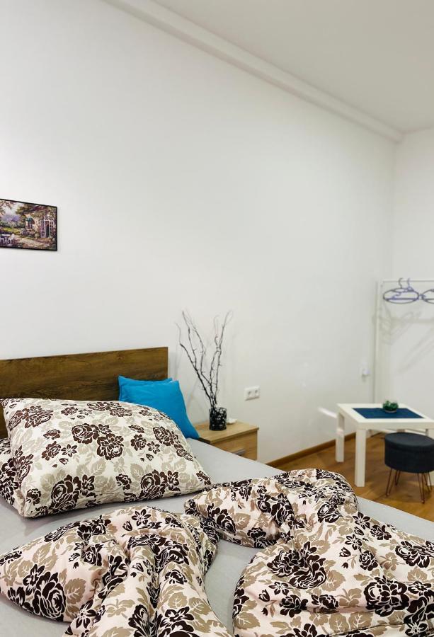 Rooms & Glamping Lana Haus Licko Petrovo Selo Eksteriør billede