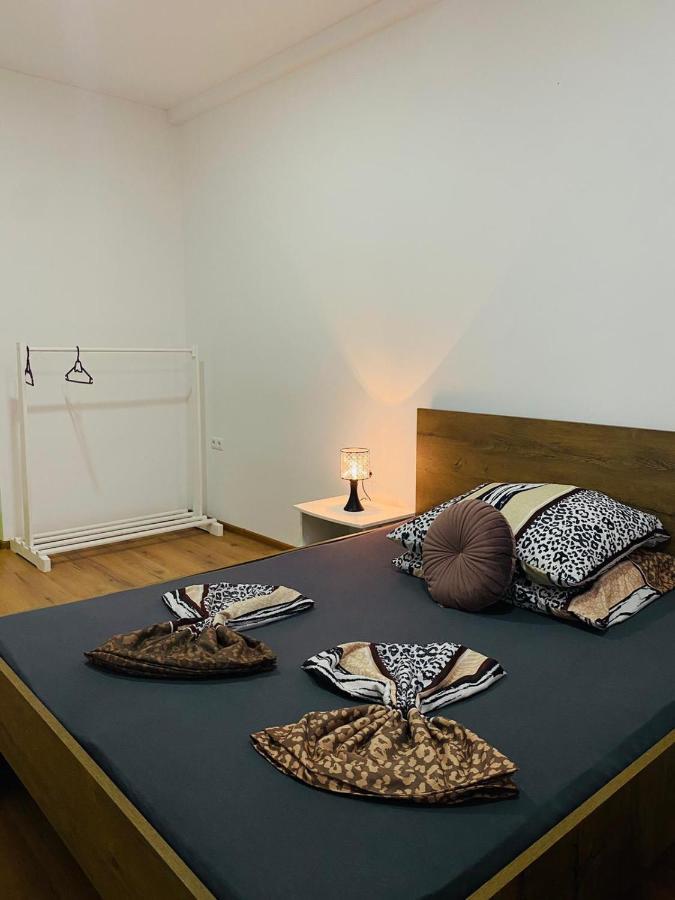Rooms & Glamping Lana Haus Licko Petrovo Selo Eksteriør billede