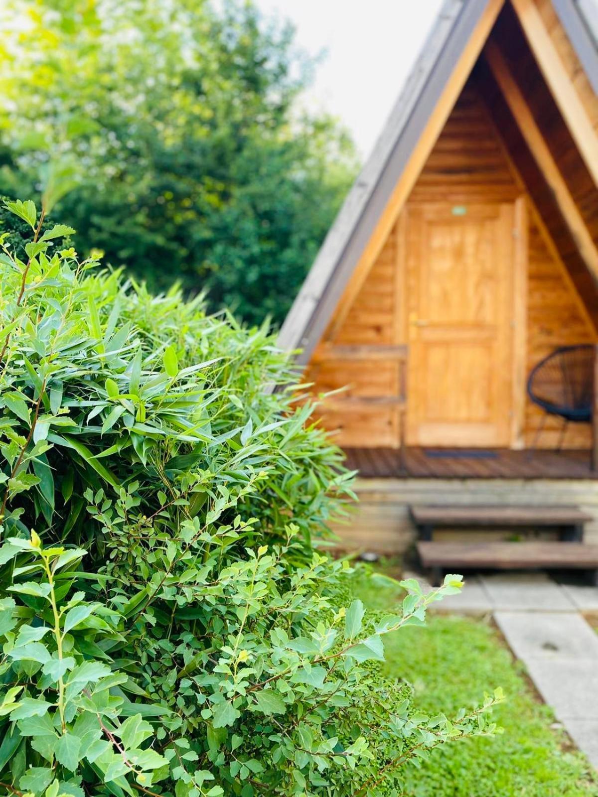 Rooms & Glamping Lana Haus Licko Petrovo Selo Eksteriør billede