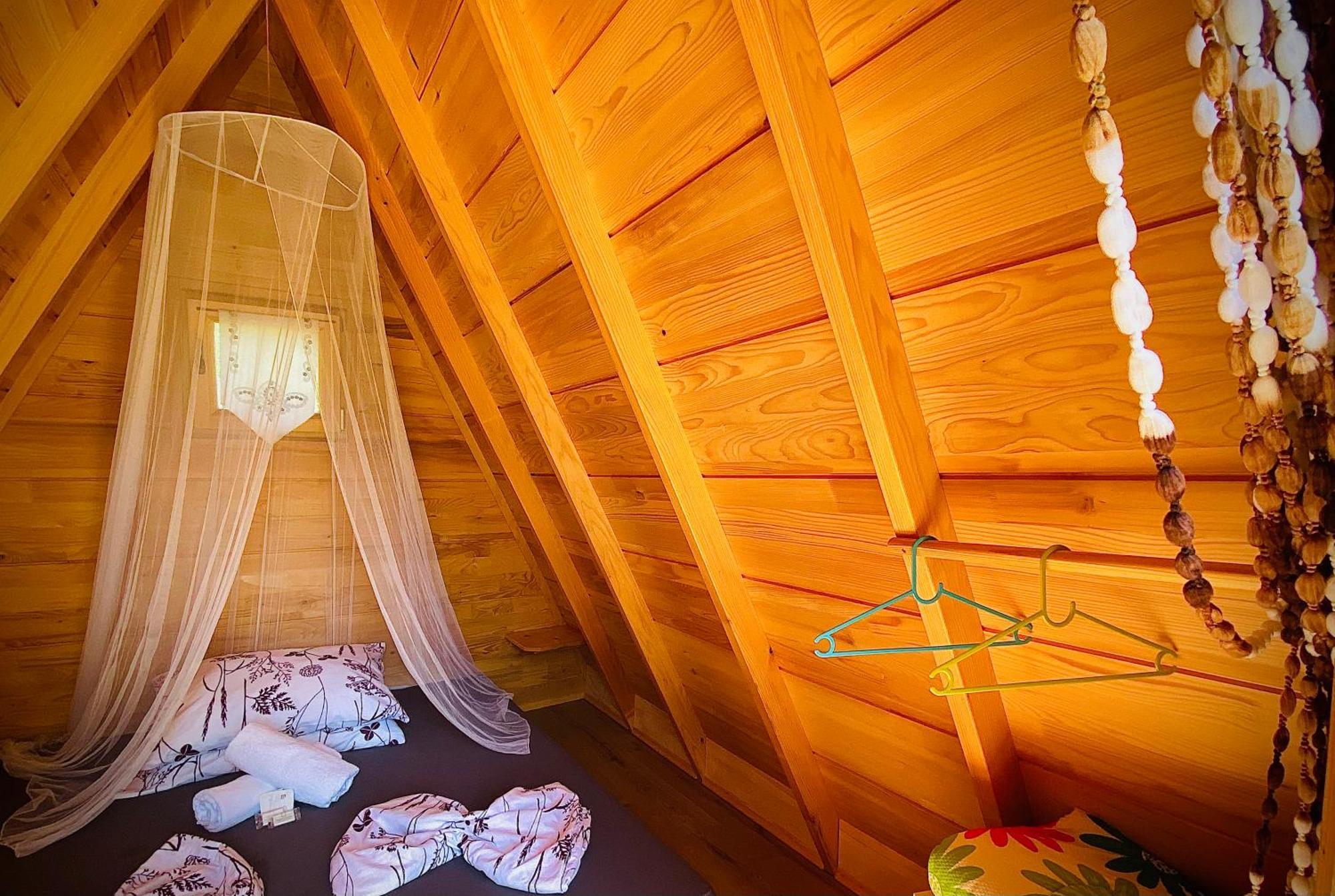 Rooms & Glamping Lana Haus Licko Petrovo Selo Eksteriør billede