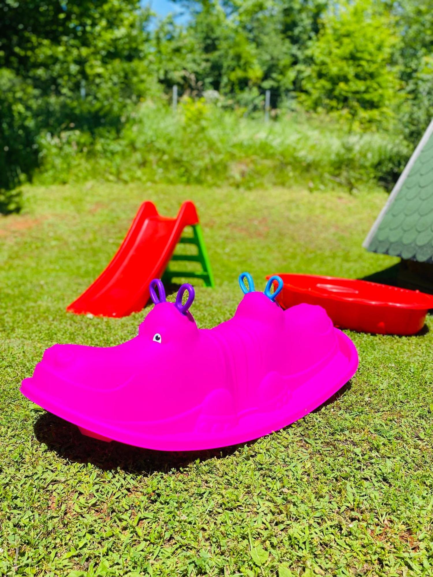 Rooms & Glamping Lana Haus Licko Petrovo Selo Eksteriør billede