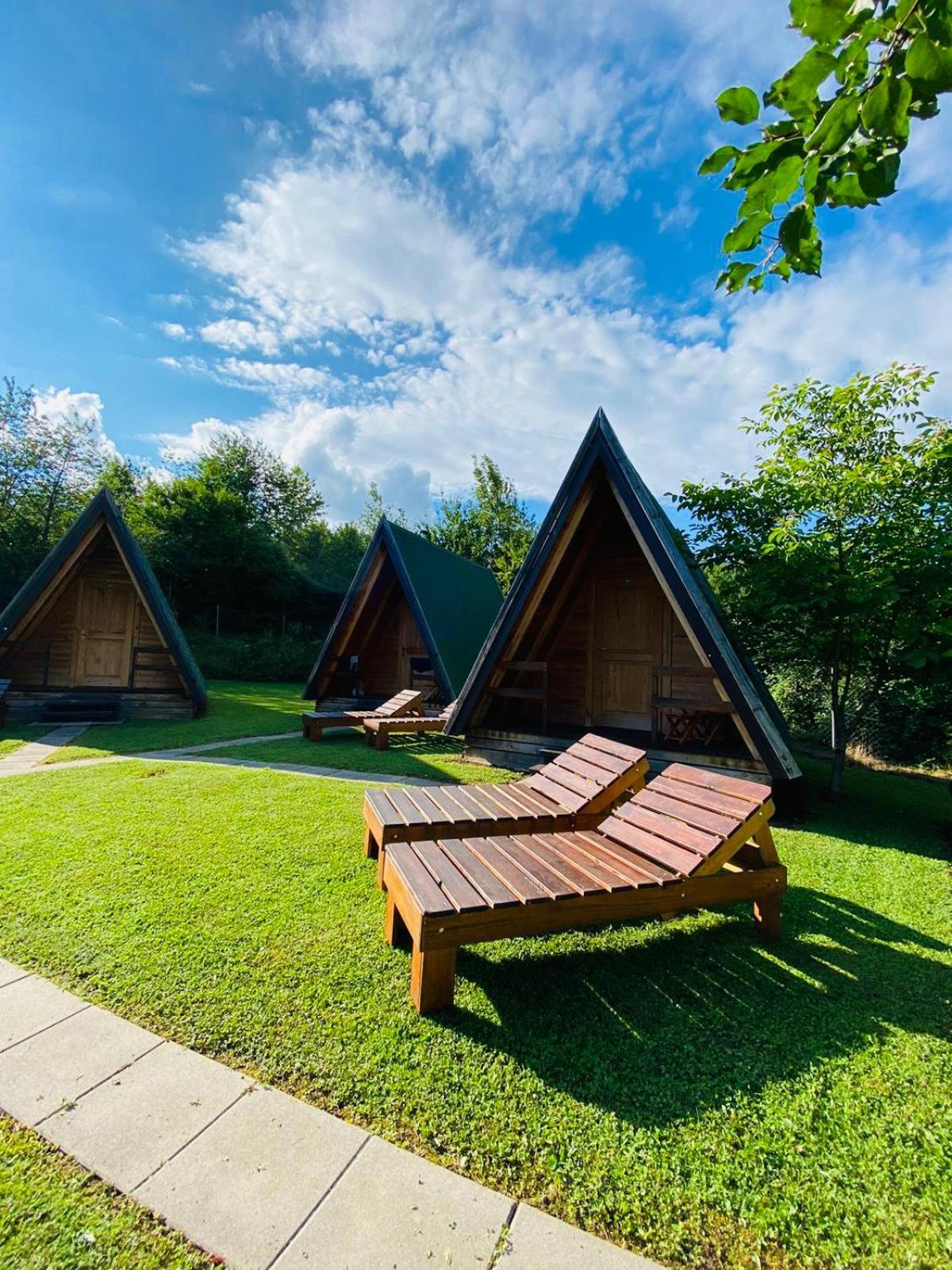Rooms & Glamping Lana Haus Licko Petrovo Selo Eksteriør billede