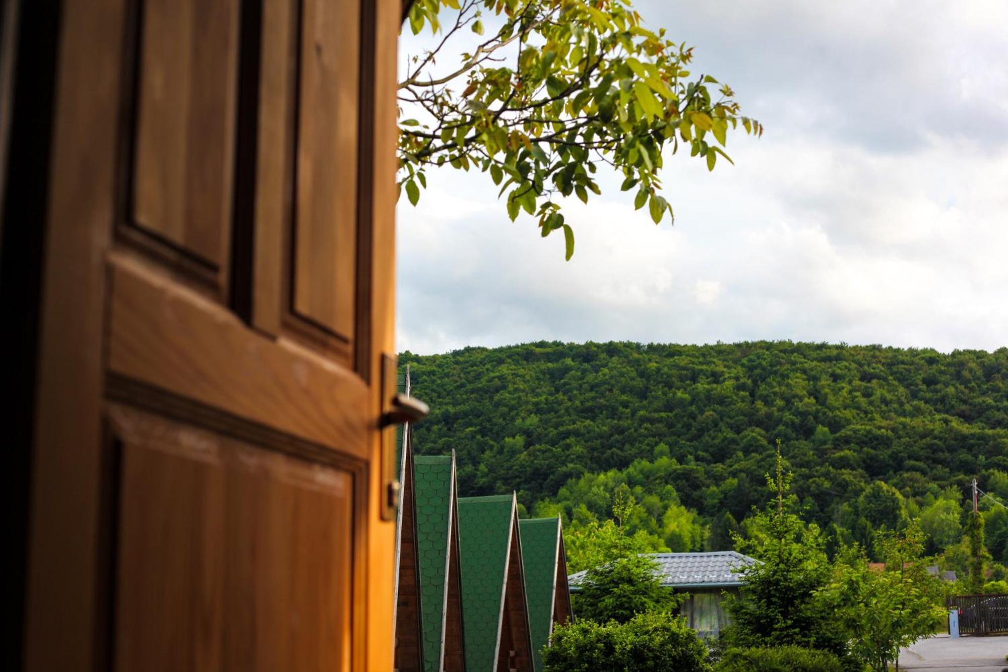 Rooms & Glamping Lana Haus Licko Petrovo Selo Eksteriør billede